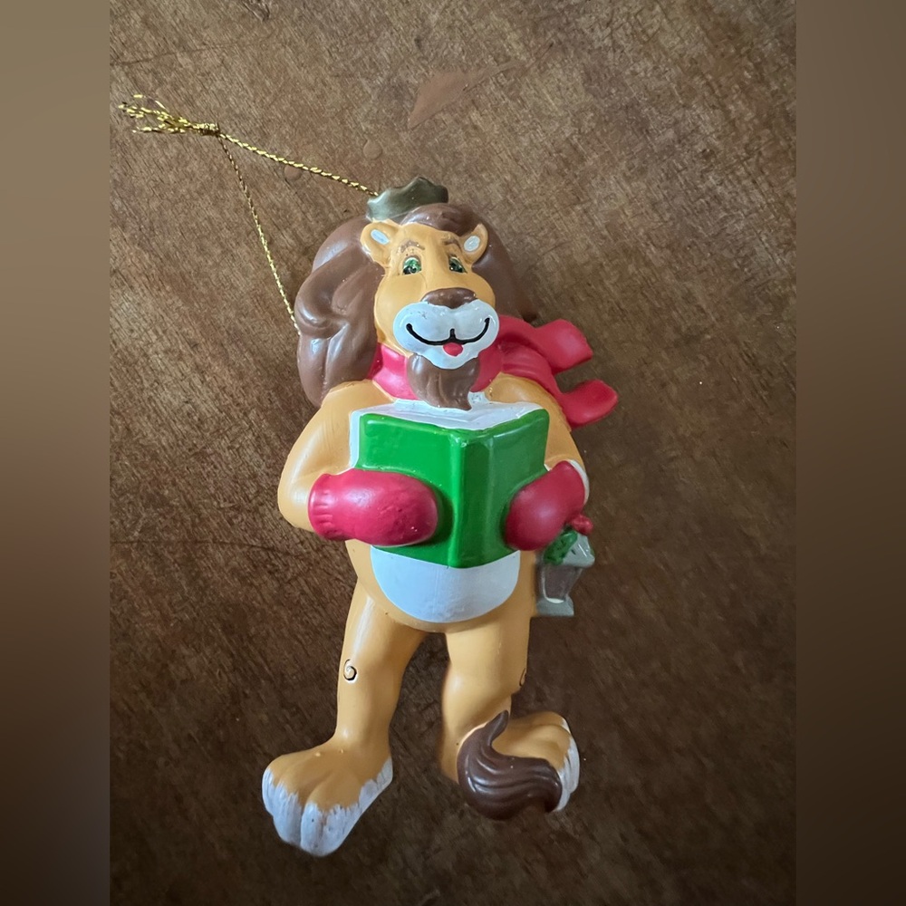 Kurt Adler 2012 Wizard of Oz Cowardly Lion Christmas ornament.